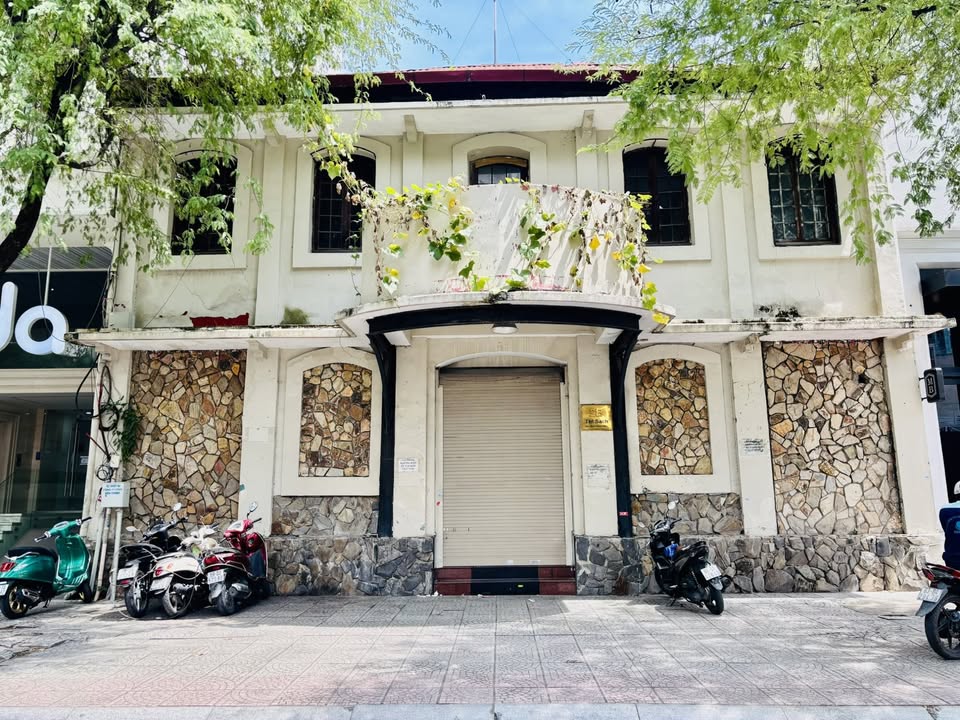 Nhà Đẹp FrontHouse Thi Sách, Quận 1 - Diện tích 240m² - Vị trí siêu trung tâm!