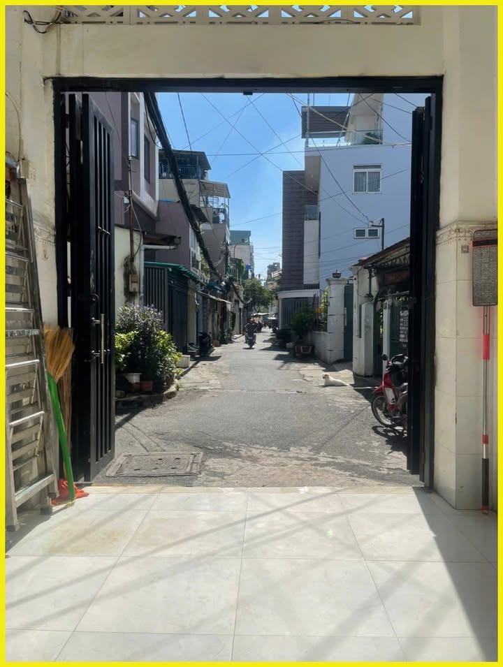 Nhà cho thuê tại Phạm Văn Hai, Tân Sơn Nhất 45m² giá chỉ 11 triệu - Không thể bỏ lỡ!