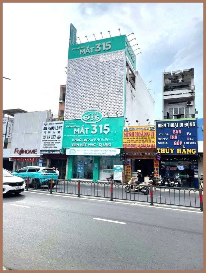 Cho thuê nguyên căn mặt tiền Hoàng Văn Thụ, Tân Bình 136m² giá 120 triệu – Kinh doanh thuận lợi!