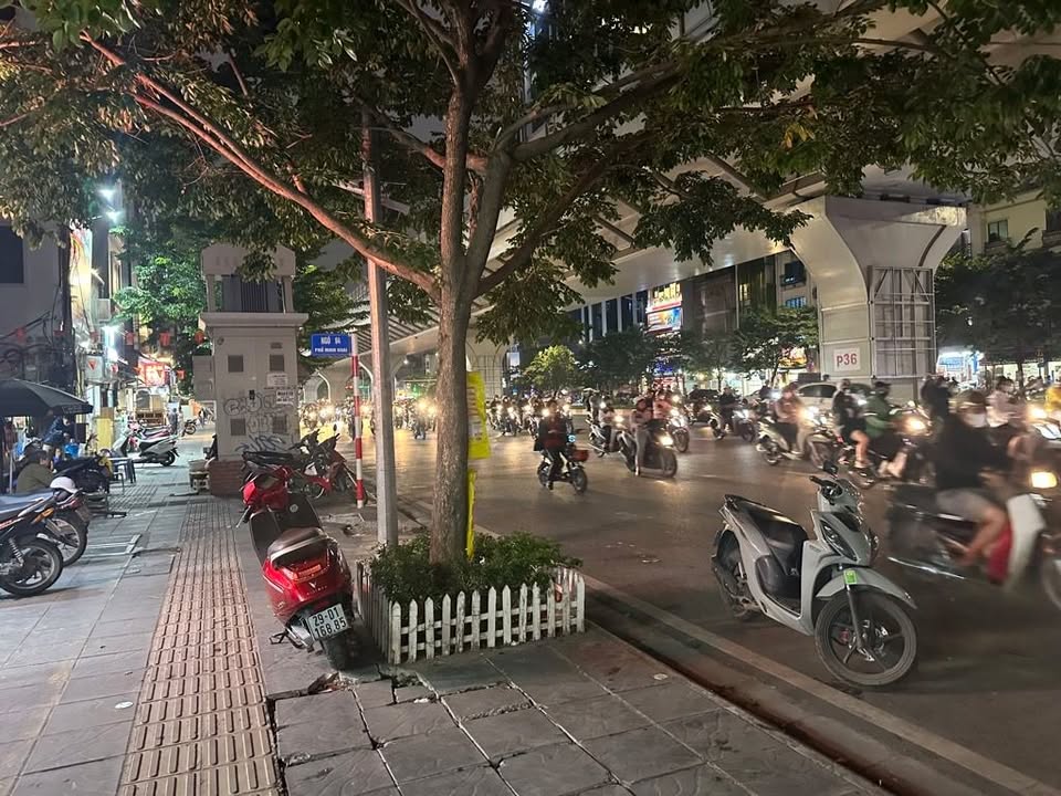 Mặt phố Minh Khai, quận Hai Bà Trưng 27m² giá 15.9 tỷ - Đầu tư sinh lời ngay!