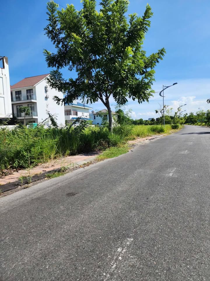 Biệt thự Đảo Nổi Khuê Trung 418m² giá 5 tỷ - Sổ đỏ chính chủ, không ngập nước!