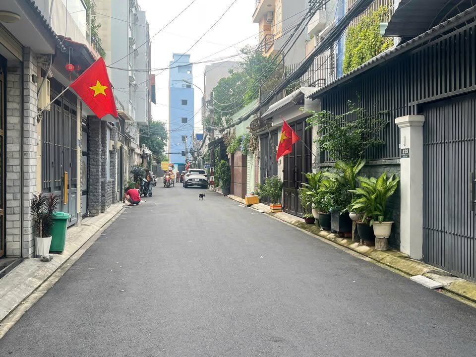 Nhà phố 28/8 Văn Chung, Tân Bình, 129m² giá 20 tỷ - Cơ hội đầu tư tuyệt vời!