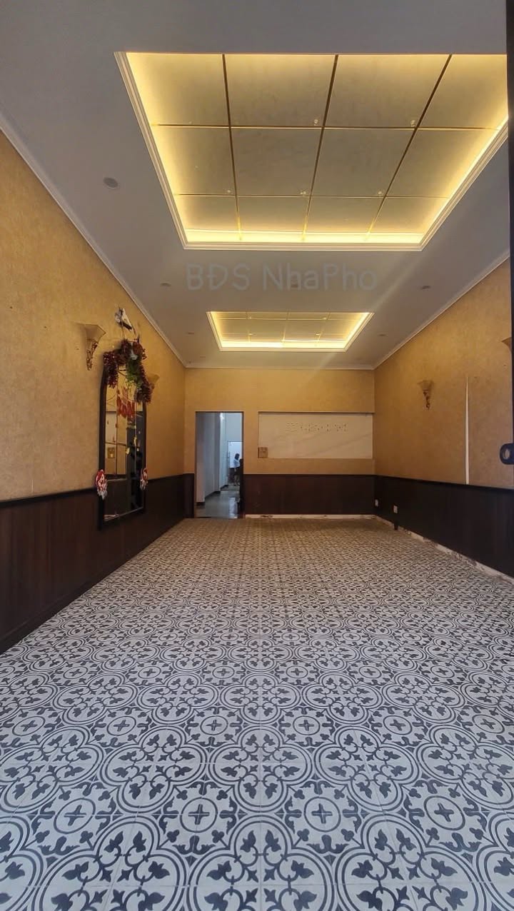 Nhà 3 tầng cho thuê đường Núi Thành, Đà Nẵng - Phù hợp mở công ty, spa, showroom!