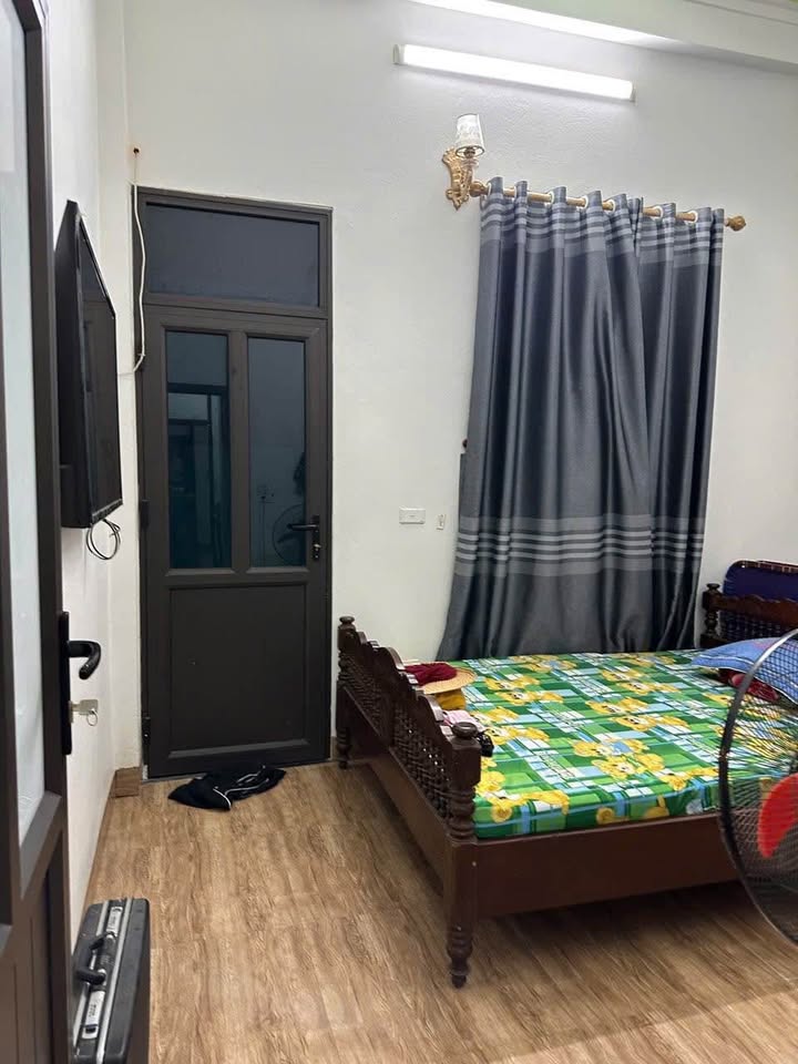 Nhà 2,5 tầng kiên cố tại Đông Vệ 70m² giá 3 tỷ - Vị trí trung tâm, đầy đủ tiện ích!