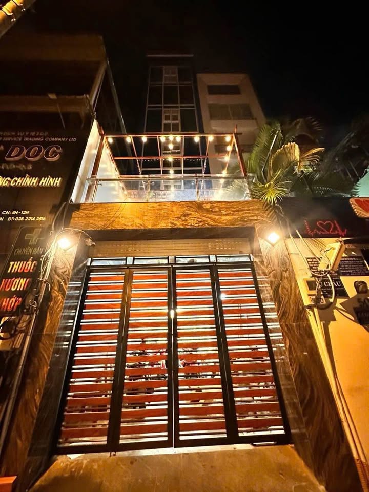 Căn hộ 1 phòng ngủ cho thuê tại Ngô Gia Tự, Quận 5 - Gần Quận 1