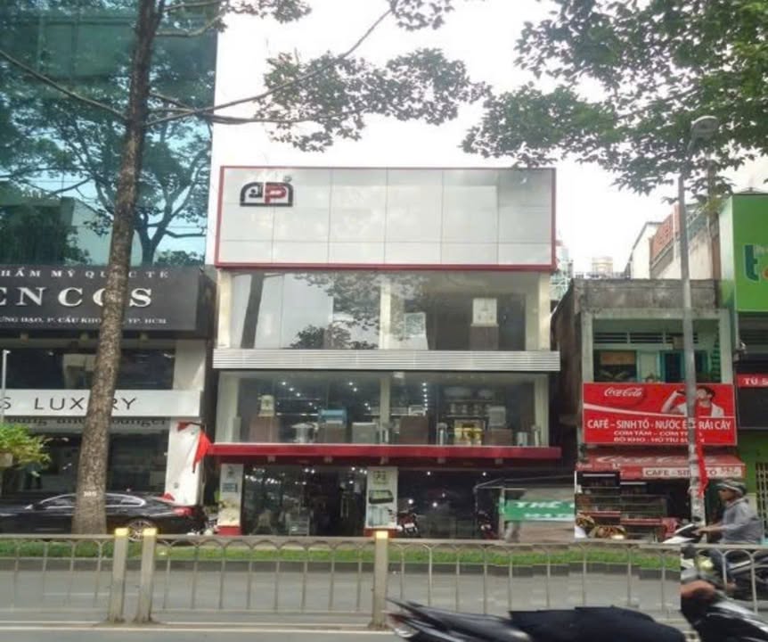 Cho thuê góc 2 mặt tiền Trần Hưng Đạo, Quận 1 - Diện tích 312m², giá 120 triệu/tháng - Vị trí đắc địa cho kinh doanh!