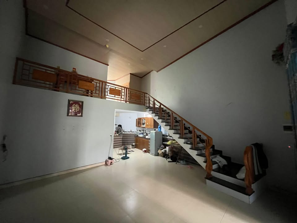 Nhà gác lửng tại chợ số 6, Trung Môn, 98m² giá 1 tỷ - Gần đại học Tân Trào!