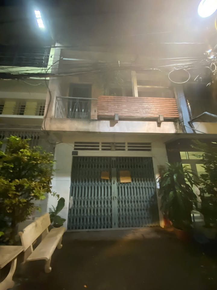 Nhà ở Hồng Bàng, Quận 6, 56m² giá 7.5 tỷ - Chính chủ, hẻm xe hơi lớn!