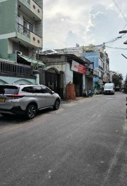 Nhà 32m² hẻm xe hơi 10m đường Minh Phụng Quận 6 chỉ 4.6 tỷ - Kinh doanh thuận lợi!