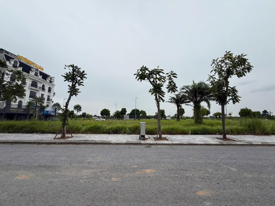 Townhouse Đống Đa Vĩnh Yên 108m² giá 5 tỷ - Hướng Đông Nam, sổ hồng chính chủ!