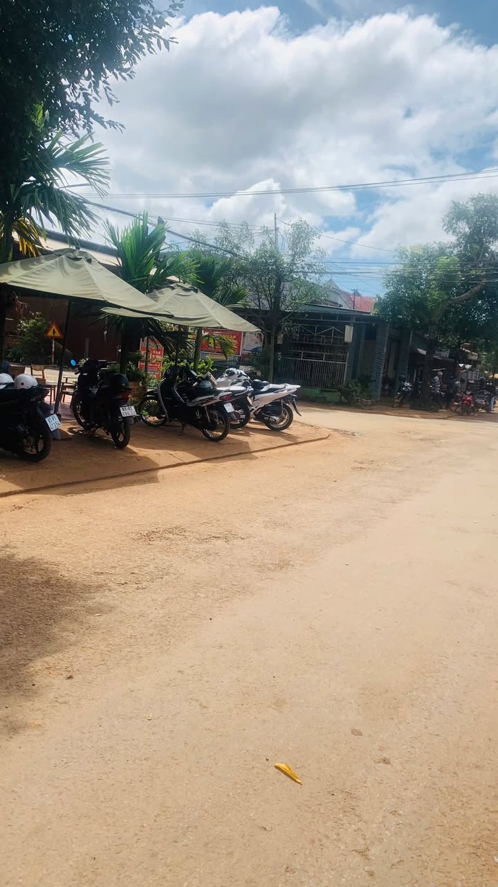 Đất nền mặt tiền đường Liên Xã, Chư Sê 246.5m² chỉ 3.485 tỷ - Kinh doanh sầm uất!