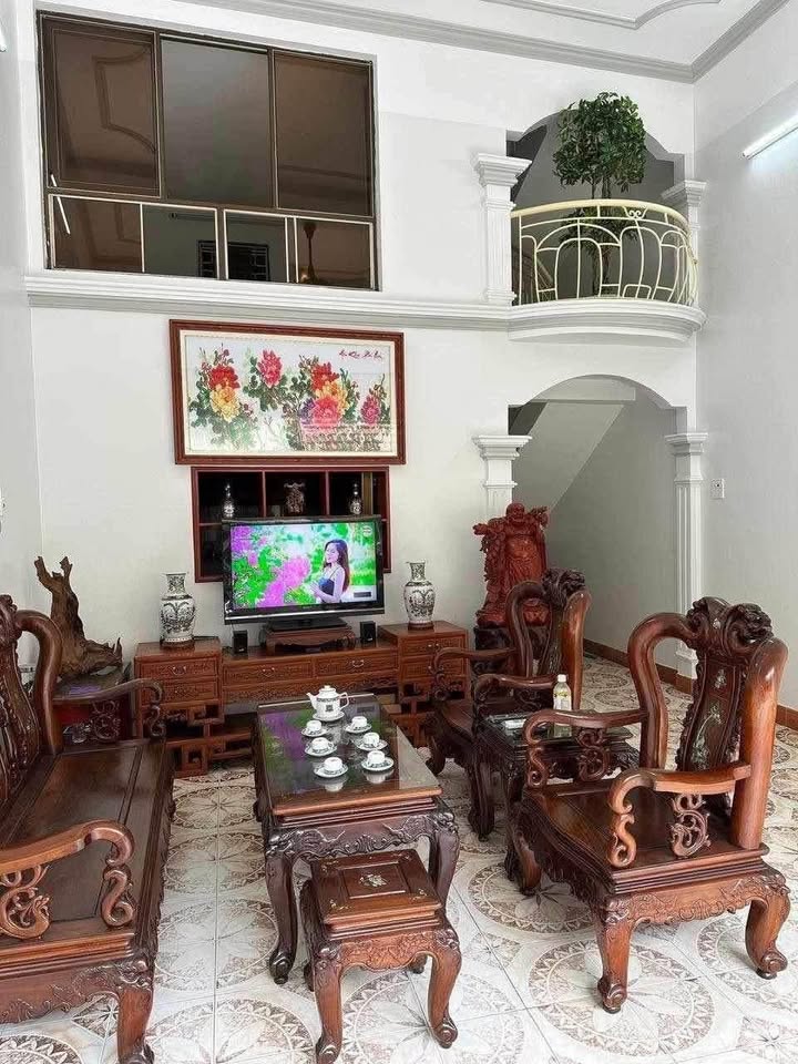 Nhà 2.5 tầng mặt đường Hoàng Ngân, Nam Định 52m² giá 3.65 tỷ - Kinh doanh sầm uất!