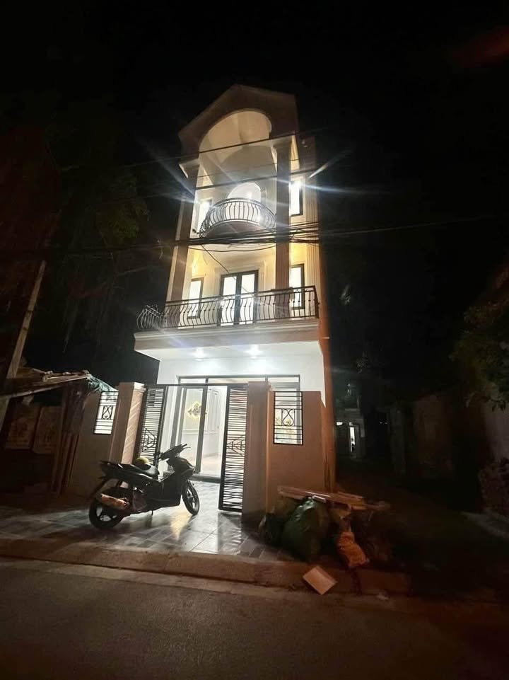 Nhà 3 tầng mặt đường Vĩnh Mạc, phường Lộc Vượng, 82m² giá 3.65 tỷ - Đầu tư lý tưởng!