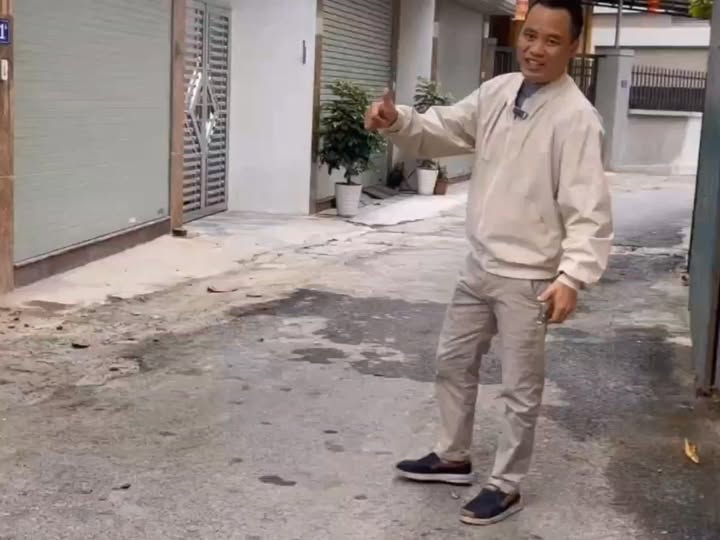 Bán nhà mặt phố Cổ Nhuế 90m² giá 18 tỷ - Kinh doanh siêu đỉnh, ô tô tránh thoải mái!