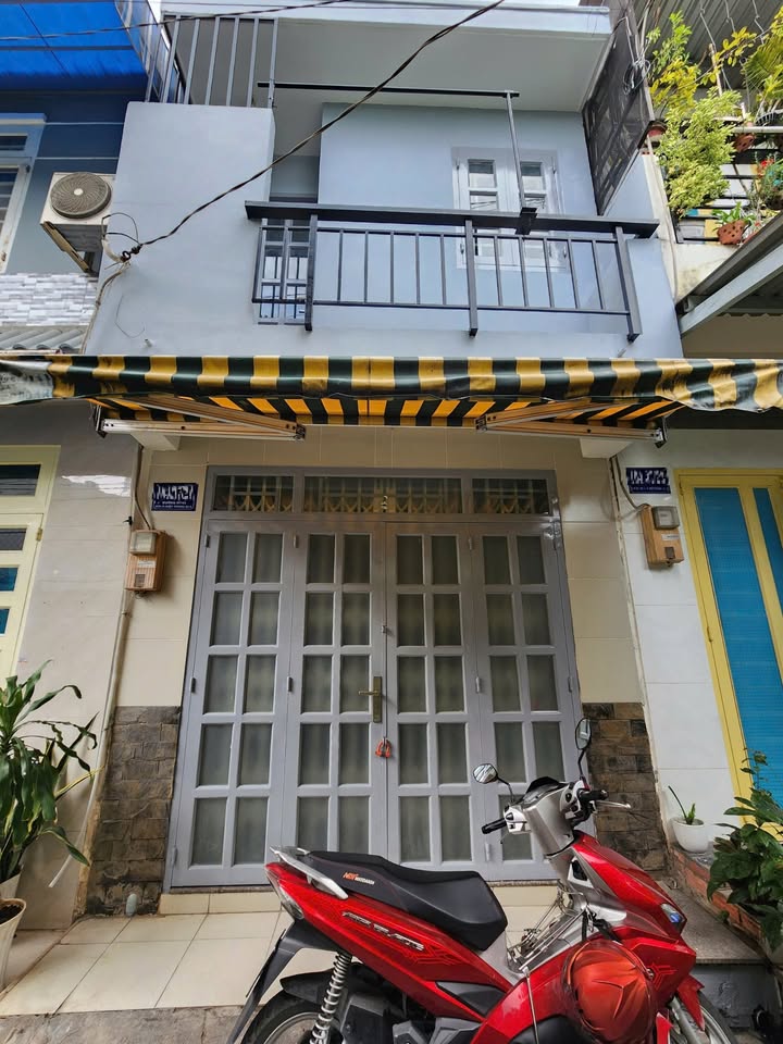 Nhà phố đường Hiệp Thành 45, quận 12, 22m² giá 2.25 tỷ - Hẻm xe hơi, sổ hồng riêng!