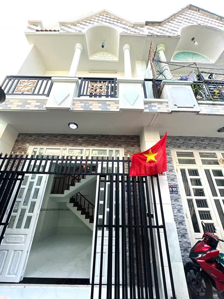 Nhà Lầu trệt 2 mặt tiền đường Bình Chuẩn 17, 45m² giá chỉ 1.05 tỷ - Hướng Đông Nam mát mẻ!