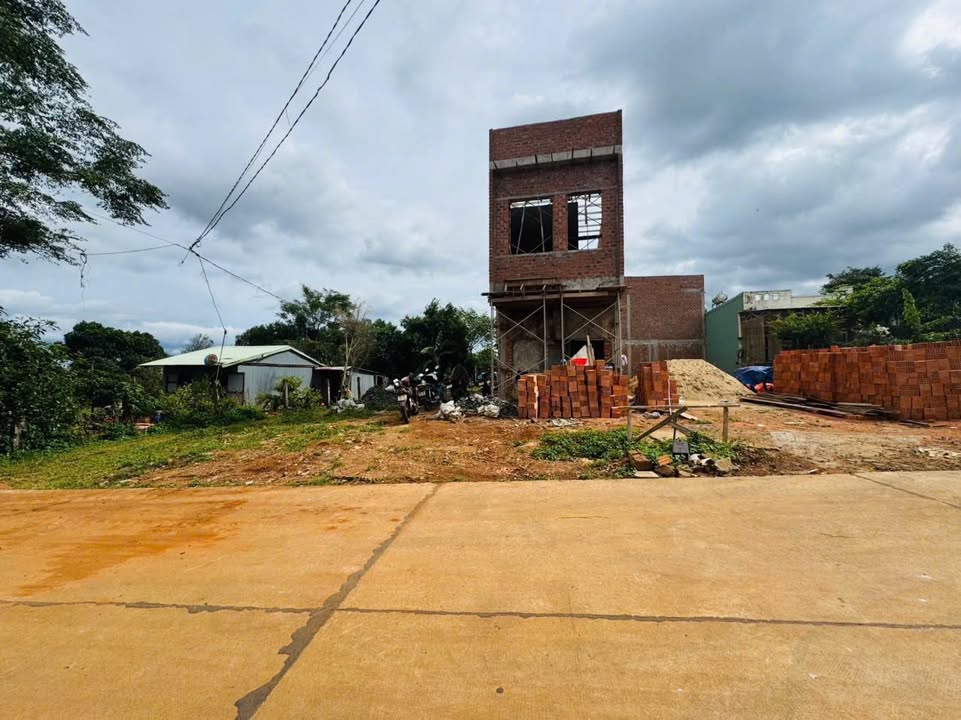 Đất ở Bùi Dự, Pleiku 95m² giá chỉ 950 triệu - Cơ hội đầu tư tuyệt vời!