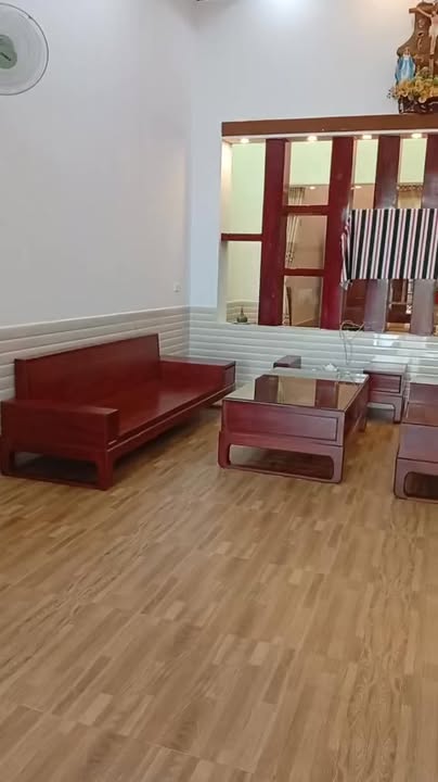 Nhà cho thuê mặt tiền Lê Văn Hưu Pleiku 2PN giá 5 triệu - Nội thất đầy đủ