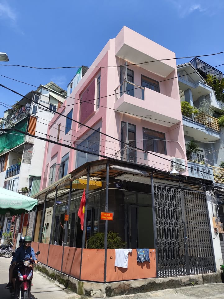 Nhà góc 2 mặt tiền hẻm ô tô Ngô Tất Tố, Bình Thạnh 275m² giá 8,5 tỷ - Cơ hội đầu tư tuyệt vời!