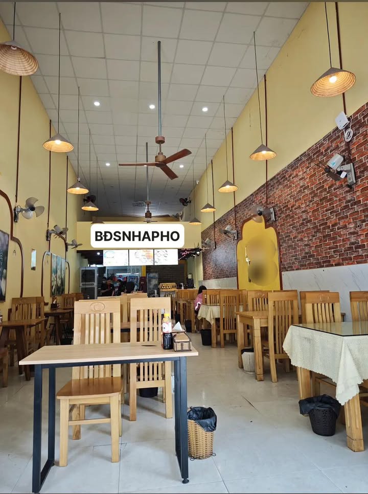 Cho thuê mặt bằng đường Hà Huy Tập 100m² giá 11 triệu - Khu đông dân cư thuận lợi!