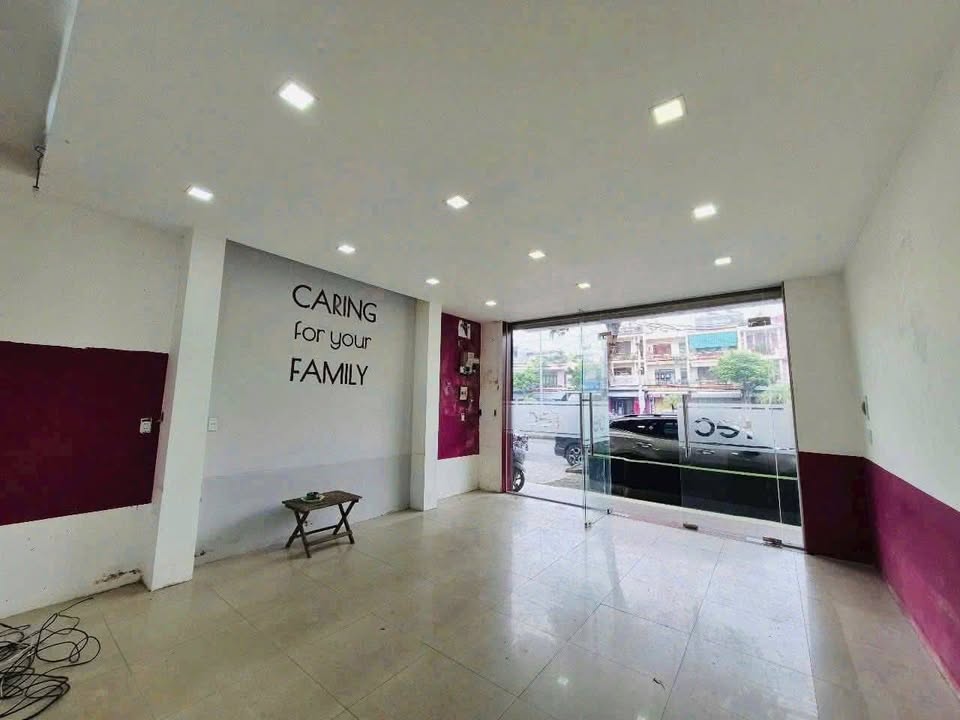Cho thuê nhà mặt tiền Ngô Quyền, Sơn Trà - 125m² giá 22 triệu/tháng - Phù hợp mở văn phòng!