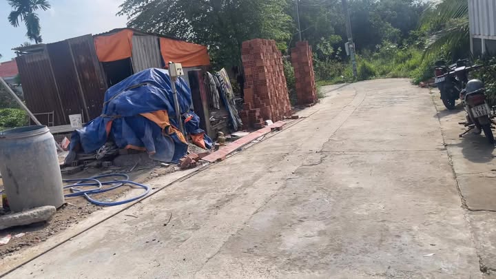 Đất nền An Phước, Long Thành 100m² giá 2 tỷ - Sổ đỏ chính chủ, dân cư đông đúc!