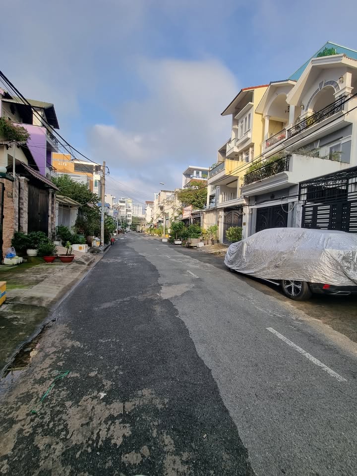 Nhà cấp 4 Phú Thuận, Quận 7, Diện tích 208m² - Đầu tư sinh lời ngay!