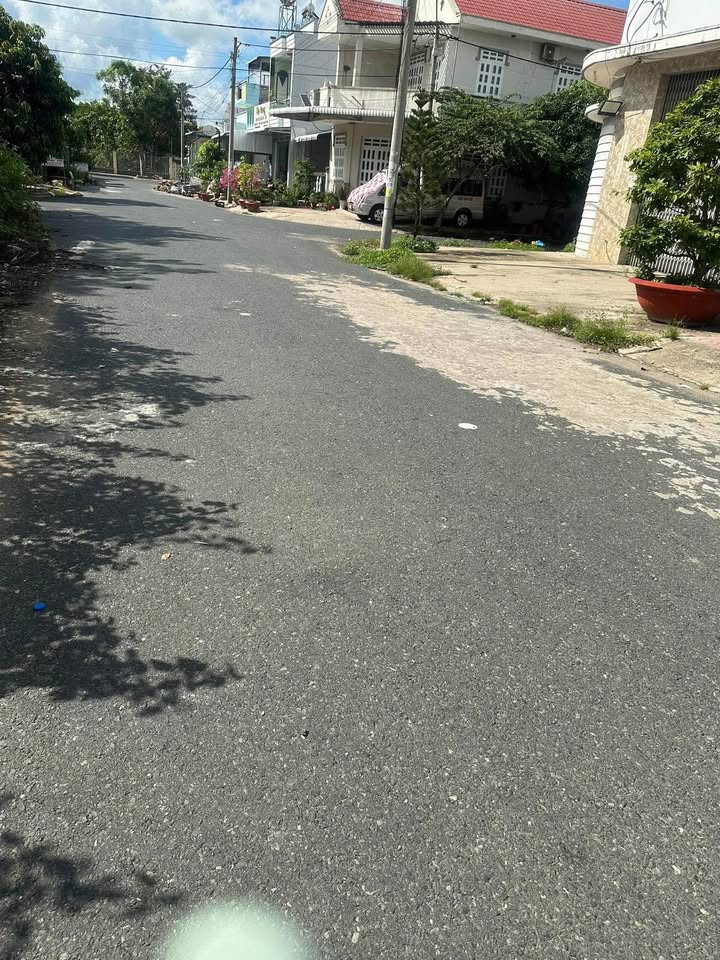 Đất nền khu trung tâm thương mại Nam Kinh, Châu Đốc 111m² - Giá chỉ 1 tỷ VND!