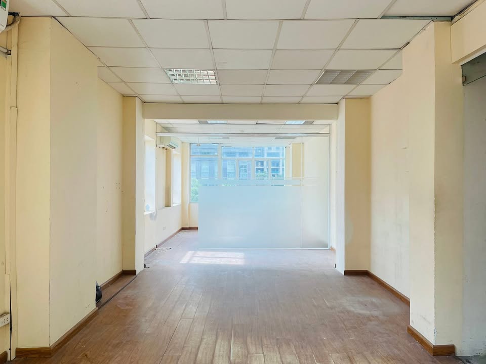 Văn phòng cho thuê đường Hoàng Ngân, Cầu Giấy 55m² - View thoáng, sẵn sàng làm việc!