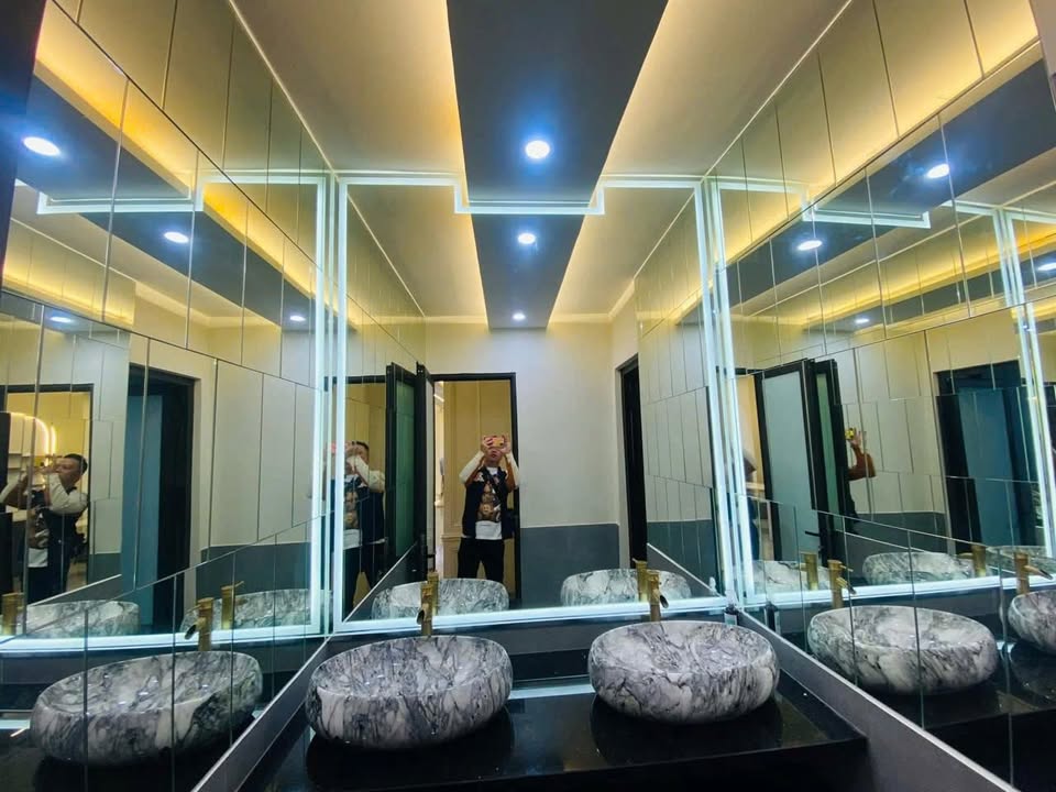 Mặt bằng kinh doanh phố Nguyễn Trường Tộ - Ba Đình 160m² giá 135 triệu - Phù hợp cho mô hình sạch