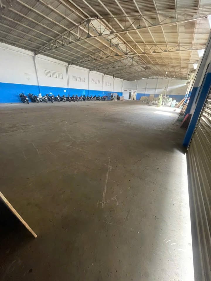 Kho xưởng cho thuê đường Lê Trọng Tấn, quận Tân Phú, 700m² giá 43 triệu/tháng - Cơ hội tốt cho doanh nghiệp!