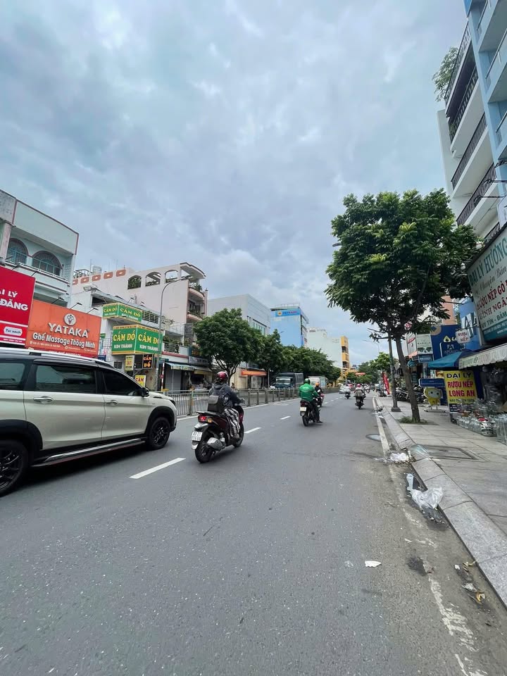 Nhà mặt tiền Lũy Bán Bích, Tân Phú 504m² giá 100 triệu - Hợp đồng lâu dài!