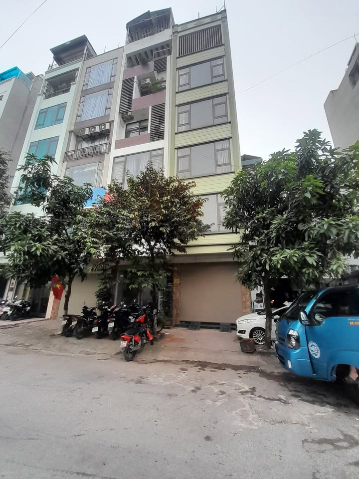 Nhà cho thuê 7 tầng có thang máy tại KĐT Văn Khê, giá 26 triệu/tháng - Đầy đủ tiện nghi!