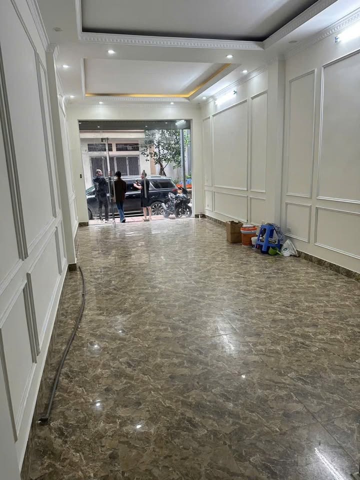 Nhà cho thuê 7 tầng đường Lê Trọng Tấn, 60m² giá 23 triệu - Thang máy tiện nghi!