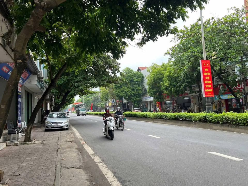 Nhà mặt phố Hùng Vương, Hội Hợp, Vĩnh Yên 90m² giá 8.5 tỷ - Kinh doanh ngay!