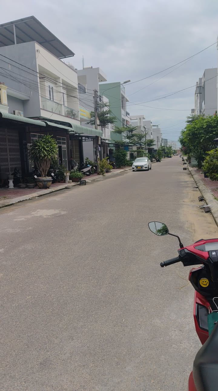 Nhà mặt tiền 2 tầng tại Lê Thanh Nghị, 80m² giá 3 tỷ - Đầu tư sinh lời ngay!