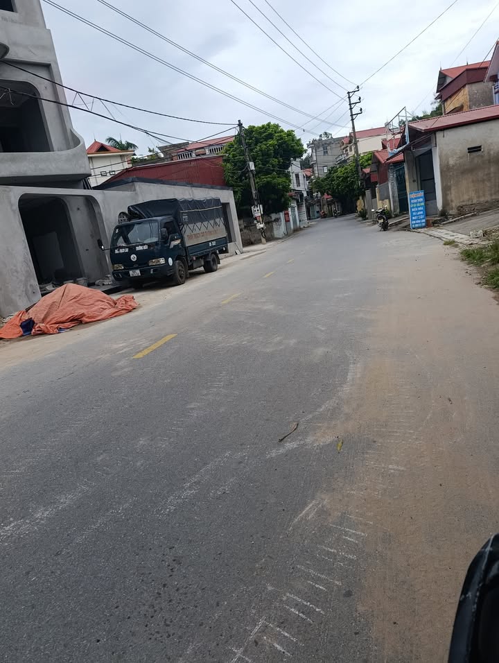 Đất kinh doanh 2 mặt đường tại phường Yên Dũng 90m² giá 2.4 tỷ - Cơ hội đầu tư hấp dẫn!