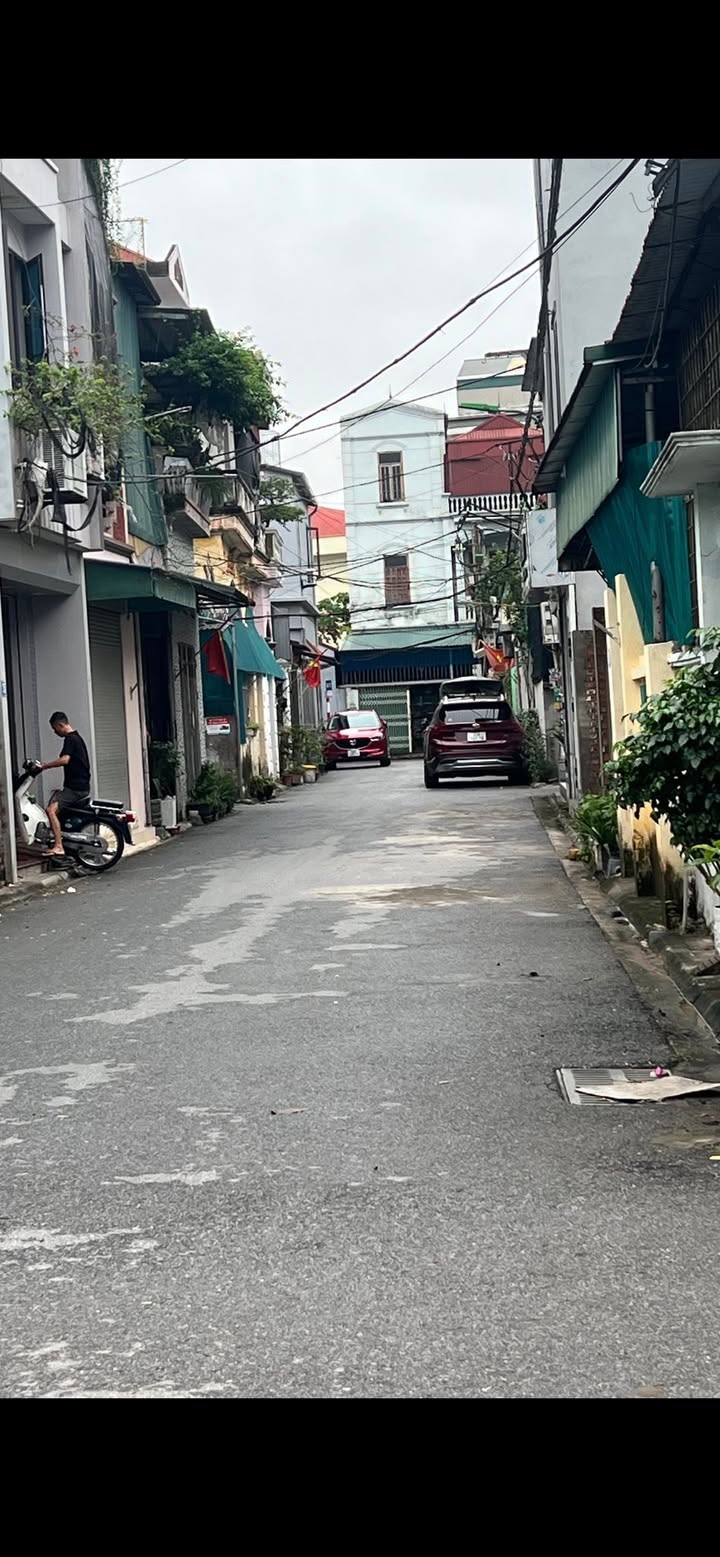 Đất Yên Viên Gia Lâm 40m² giá 4 tỷ - Vị trí đắc địa, giao thông thuận lợi!