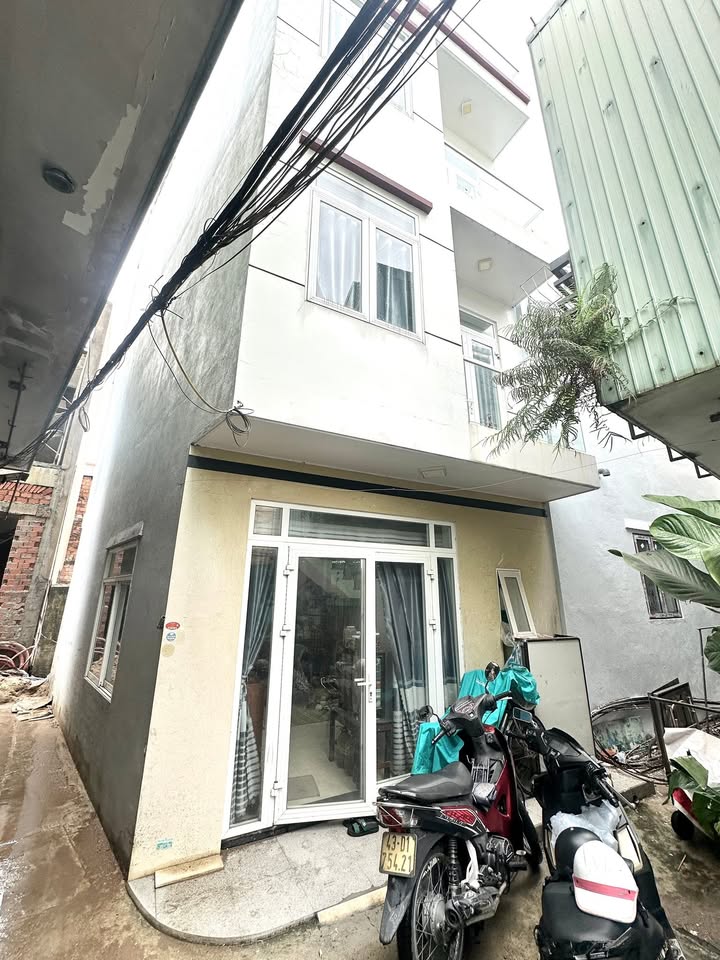 Nhà cho thuê 3 tầng tại kiệt Văn Cao, Đà Nẵng - Full nội thất, chỉ việc dọn vào ở!