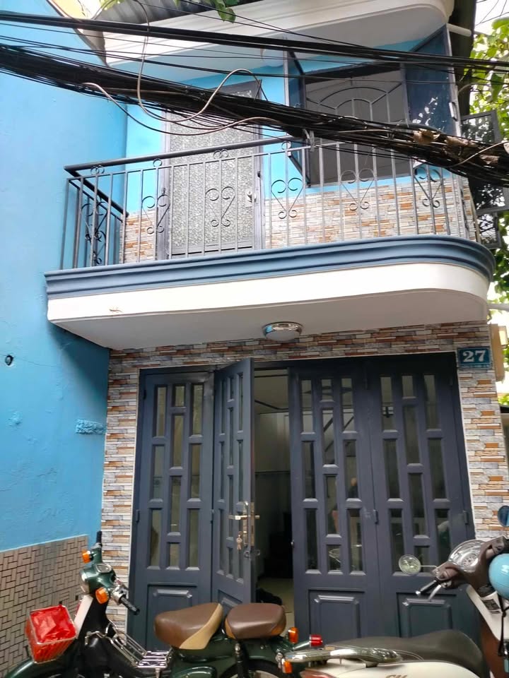 Nhà nhỏ xinh quận Thủ Đức 12m² giá 870 triệu - Tiện ích đầy đủ xung quanh!