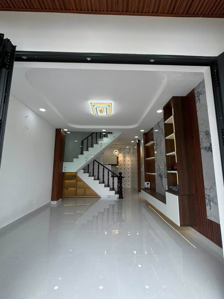 Nhà mặt tiền Đông Thanh, Hóc Môn 40m² giá 2.35 tỷ - Kinh doanh tốt, mới đẹp!