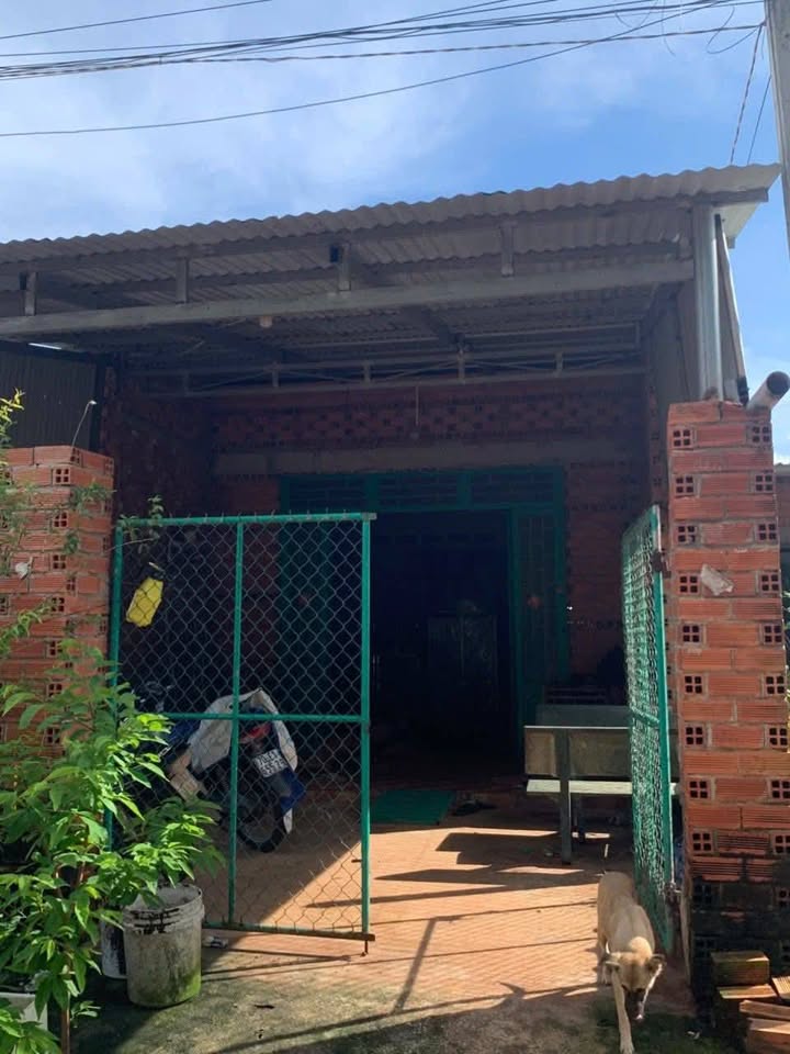 Nhà bán tại xã Phan, Dương Minh Châu 135m² - Xây dựng kiên cố, giá thỏa thuận!