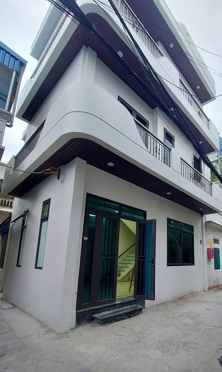 Nhà 3 tầng đường Nguyễn Trãi, 36m² giá 1.89 tỷ - Hướng Đông Nam thoáng đãng!