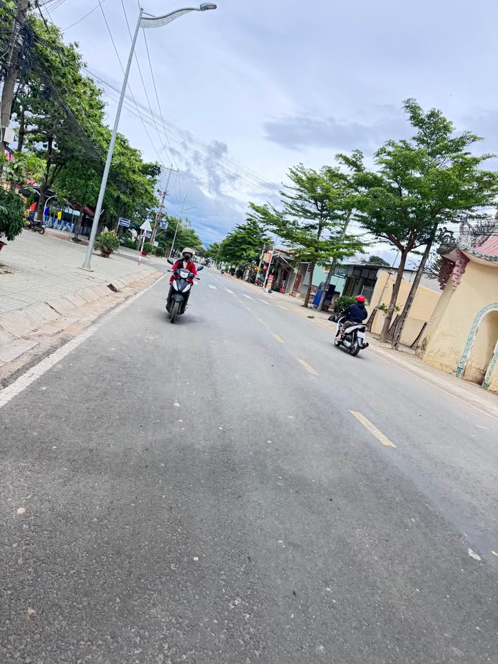 Đất mặt tiền đường Thống Nhất, Đức Trọng, Lâm Đồng - Diện tích 40600m², Giá ngộp chỉ 3.95 tỷ!