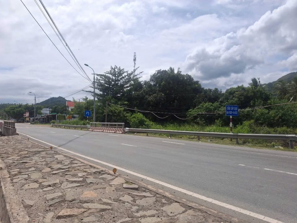 Cho thuê đất 3000m² mặt tiền Quốc lộ 1, Vĩnh Lương - Phù hợp kinh doanh đa dạng!