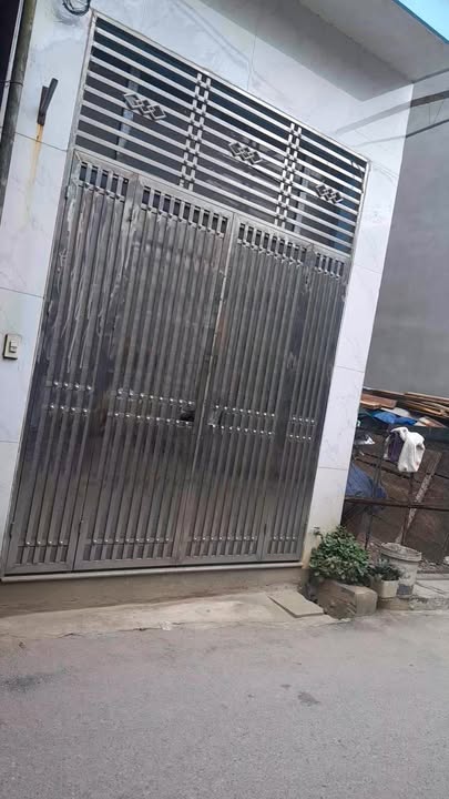 Nhà phố Yên Nghĩa 34m² giá thỏa thuận - Ô tô đỗ cửa, gần chợ và trường học!