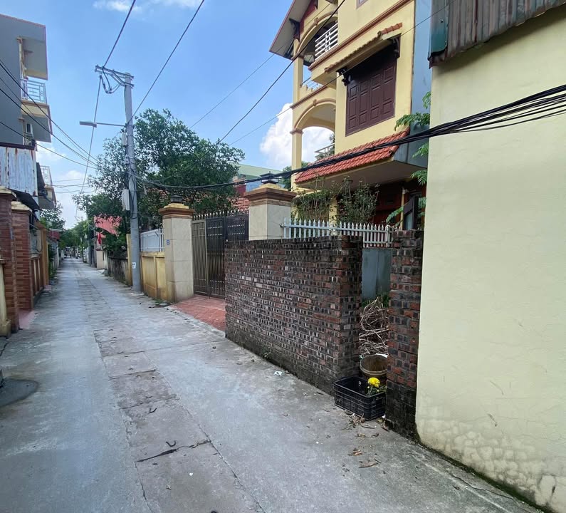 Đất Đặng Xá 47m² giá 4.15 tỷ - Vị trí đắc địa, kinh doanh thuận lợi!