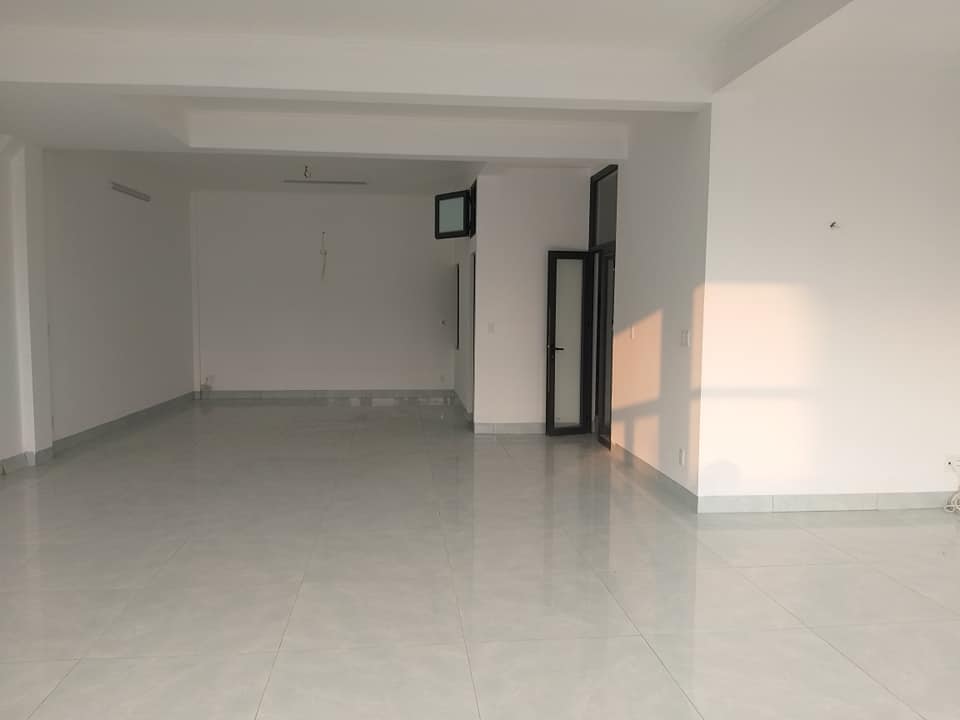 Cho thuê văn phòng 100m² tại quận Hoàng Mai - Giá 11 triệu/tháng, tiện ích đầy đủ!