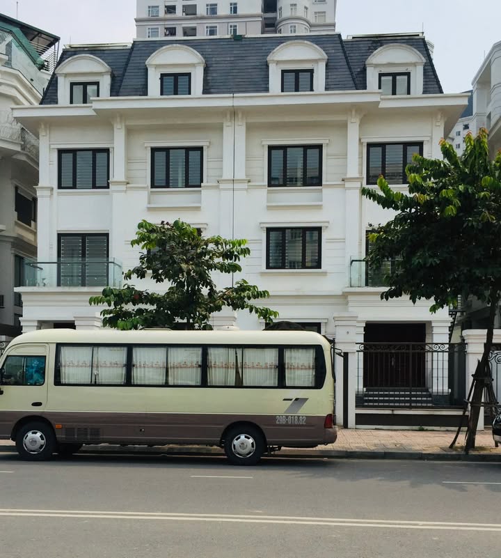 Biệt thự Đơn Lập 200m² Ngõ 234 Hoàng Quốc Việt - Full đồ giá 65 triệu