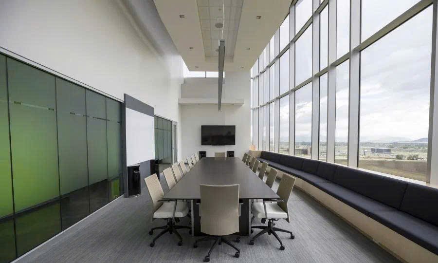 Cho thuê tòa nhà văn phòng mặt đường Phạm Văn Đồng, Bắc Từ Liêm - Diện tích 300m², giá thỏa thuận!